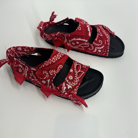 ARIZONA LOVE BANDANA PRINT SANDALS - Picture 8 of 12